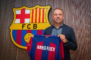 巴萨问卷：董事会被86%会员认可，弗里克9.5分，男足9分女足8.9分