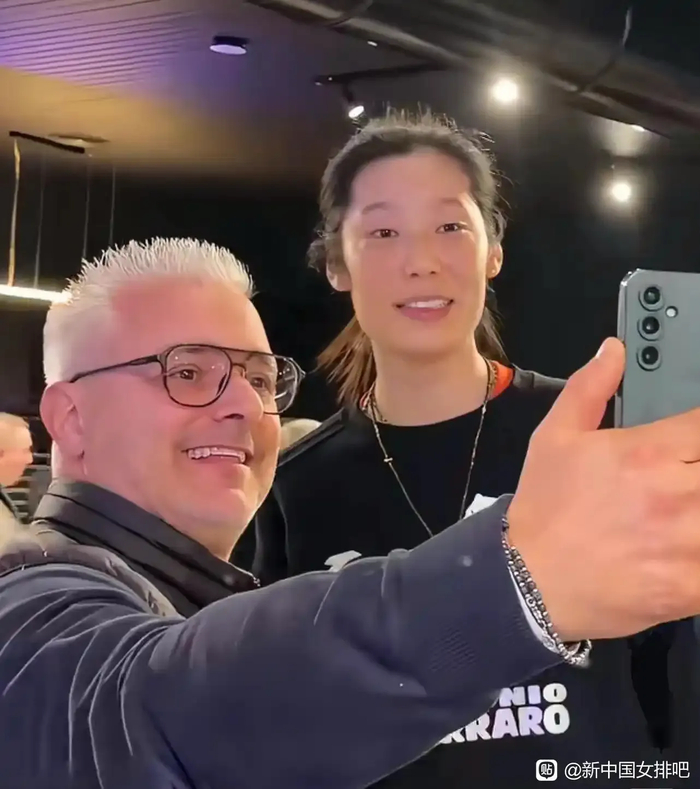 续约科内！朱婷用顶薪打服黑子：31岁无休扛队，这才是女排真传奇|中国女排|科内利亚诺|精神|意甲|世锦赛_新浪体育_新浪新闻